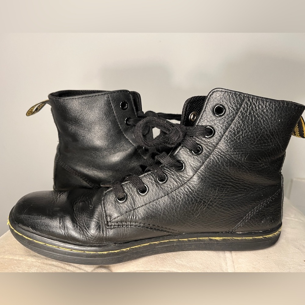 Dr. Martens Airwair boots (used black) women’s size 8